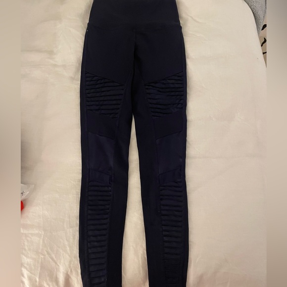 ALO Yoga Navy Leggings Size Small - Picture 2 of 6